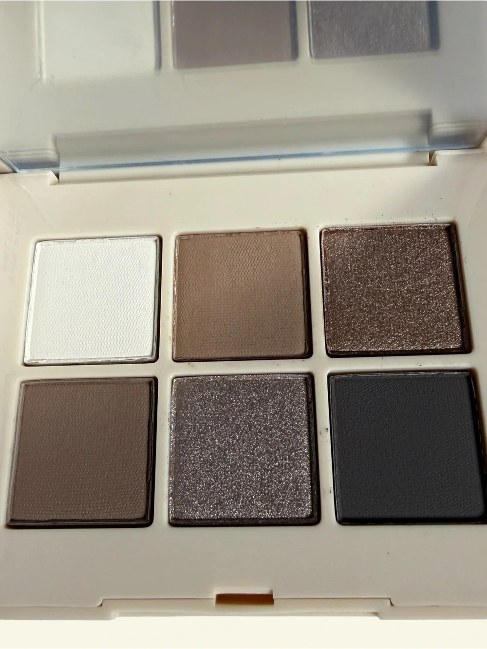 Dibs neutral eyeshadow